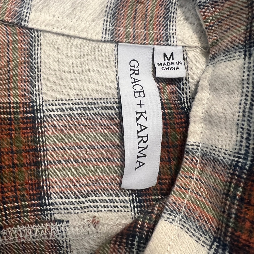 💛🦢5 FOR $10!!! 🦢💛 Women’s Plaid Button-Up Shirt - Cream & Brown - Picture 2 of 2
